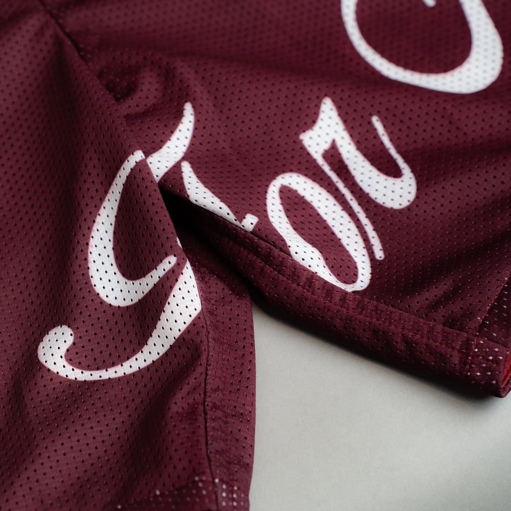 SIGNATURE MESH SHORTS IN BORDEAUX