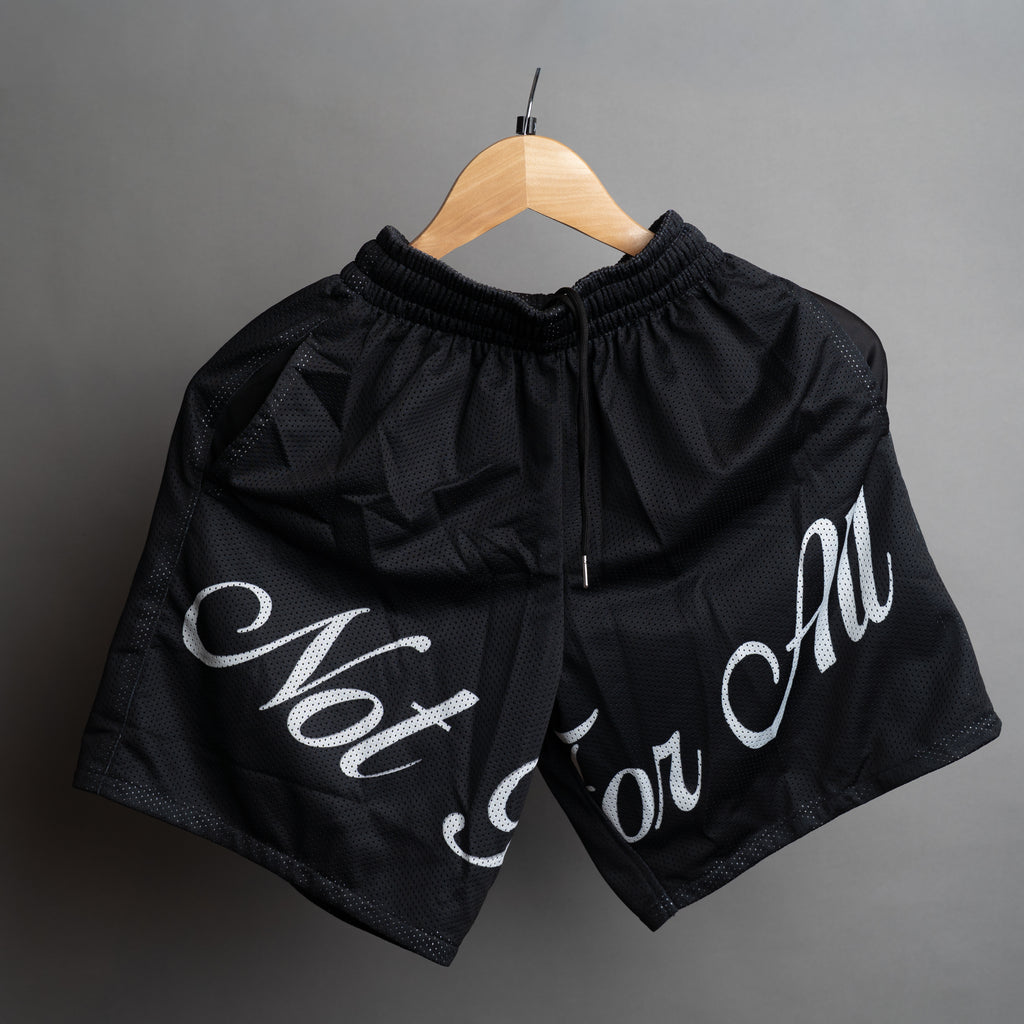 SIGNATURE MESH SHORTS IN OBSIDIAN BLACK