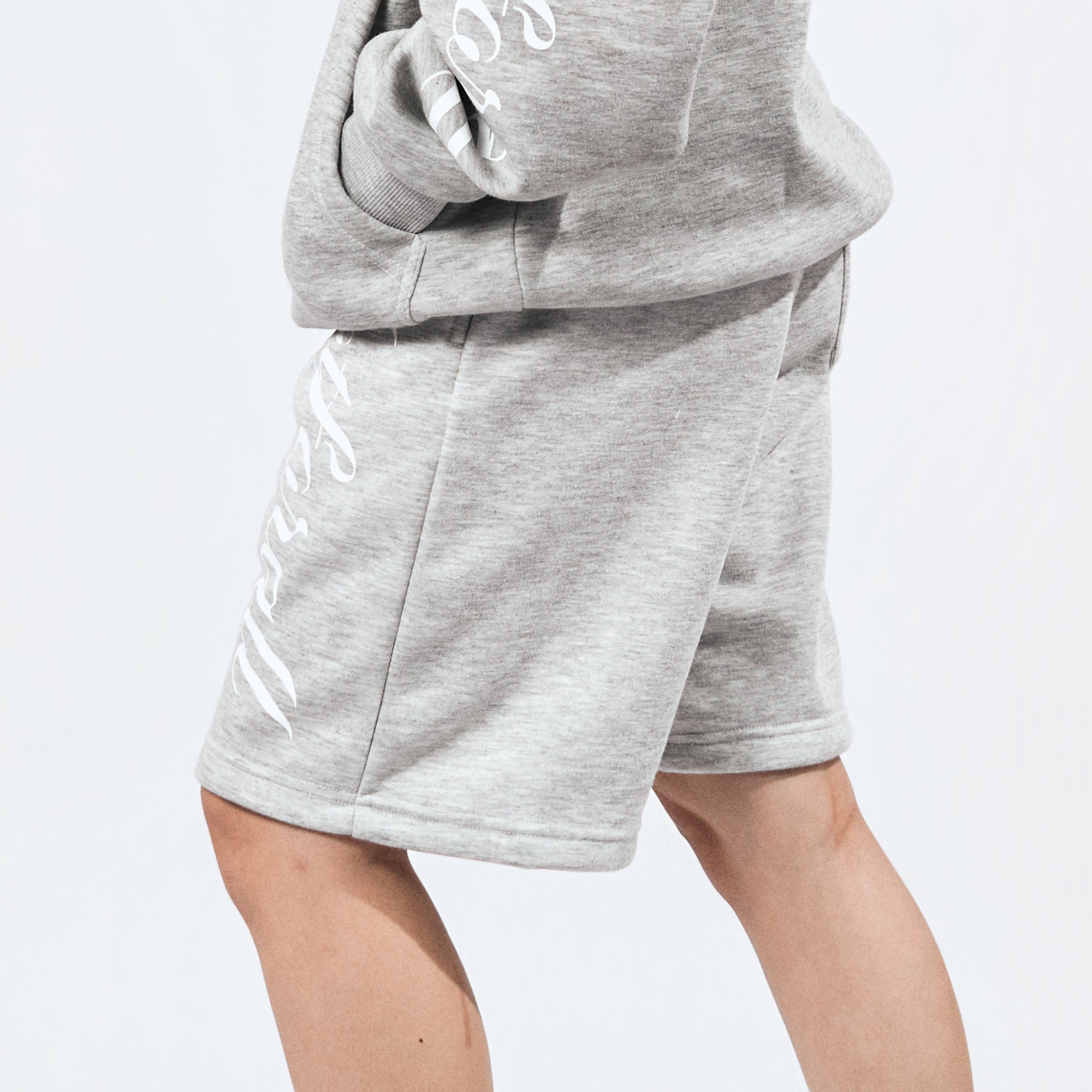 CLASSIC SWEAT SHORTS IN GREY