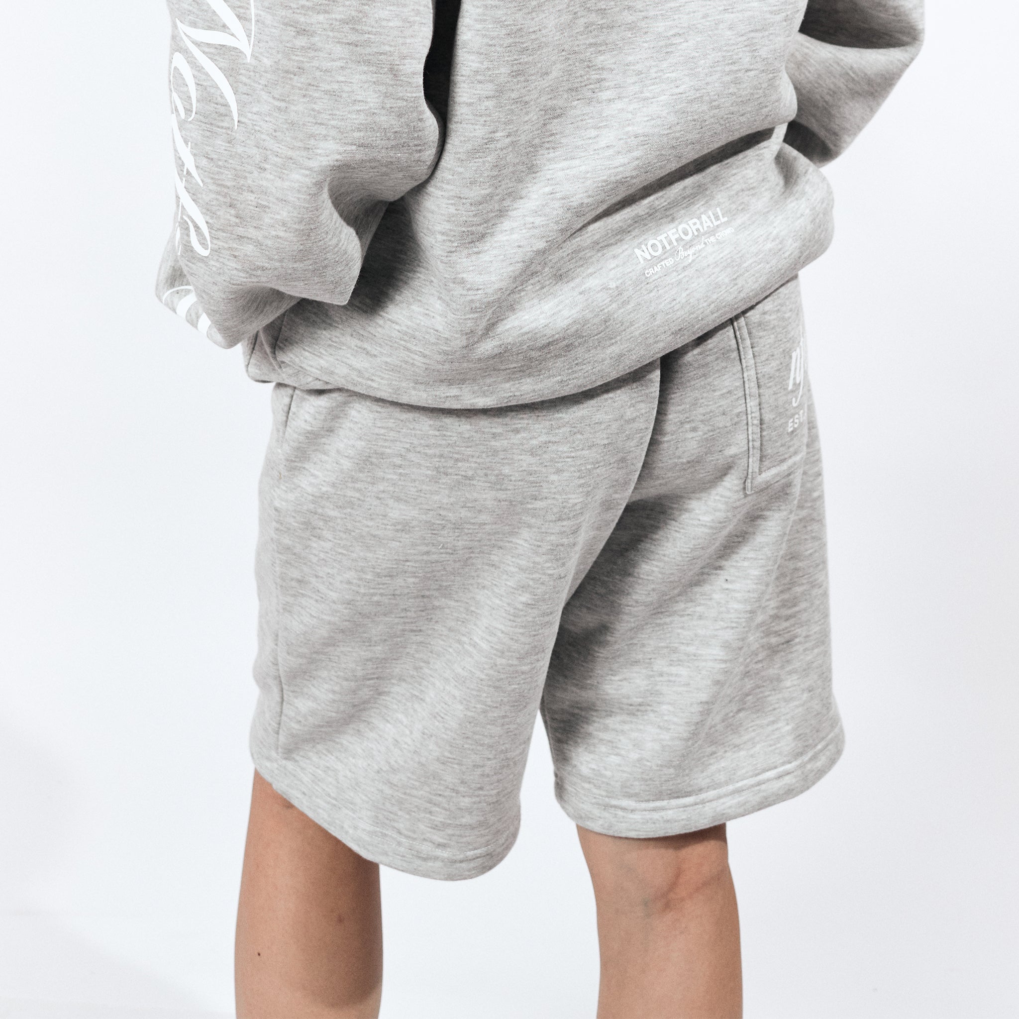 CLASSIC SWEAT SHORTS IN GREY