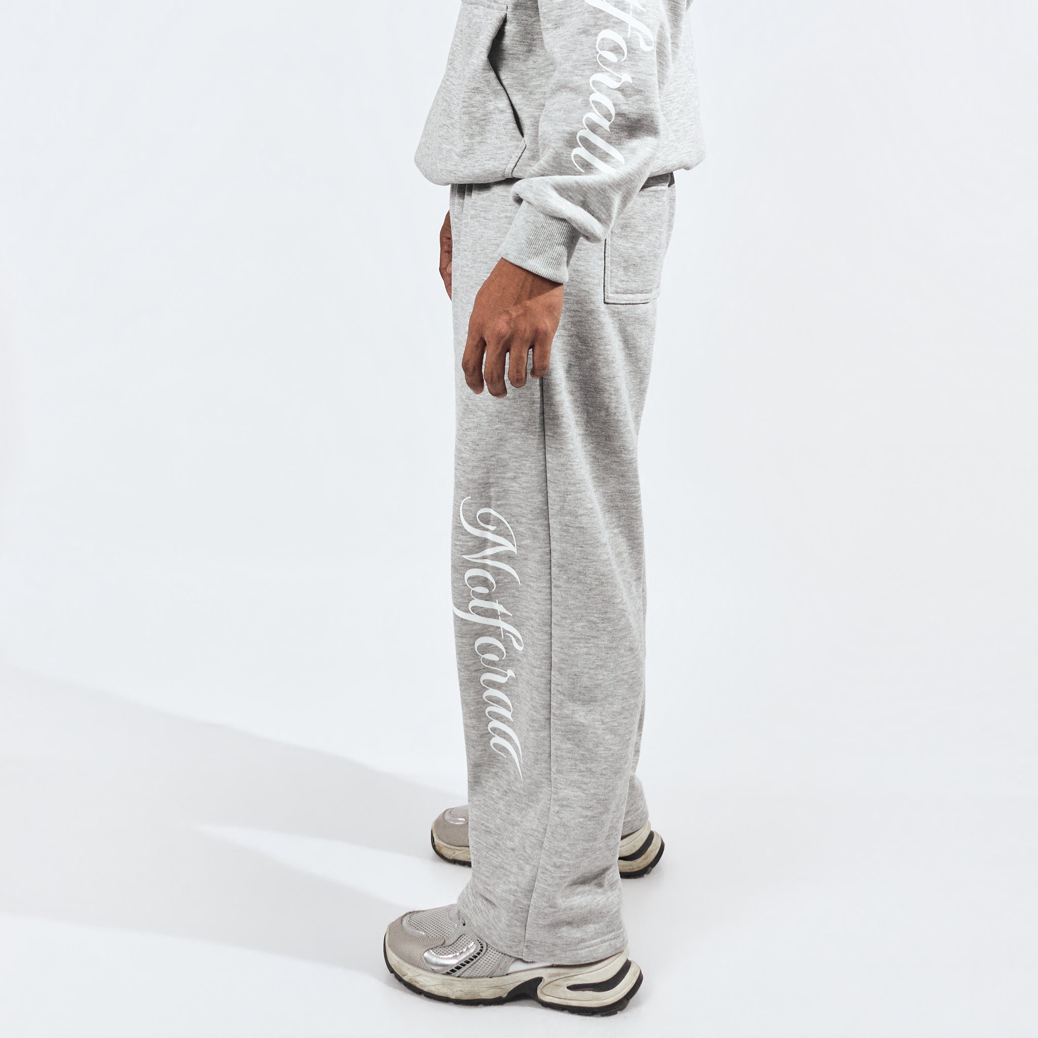 CLASSIC SWEATPANTS IN GREY
