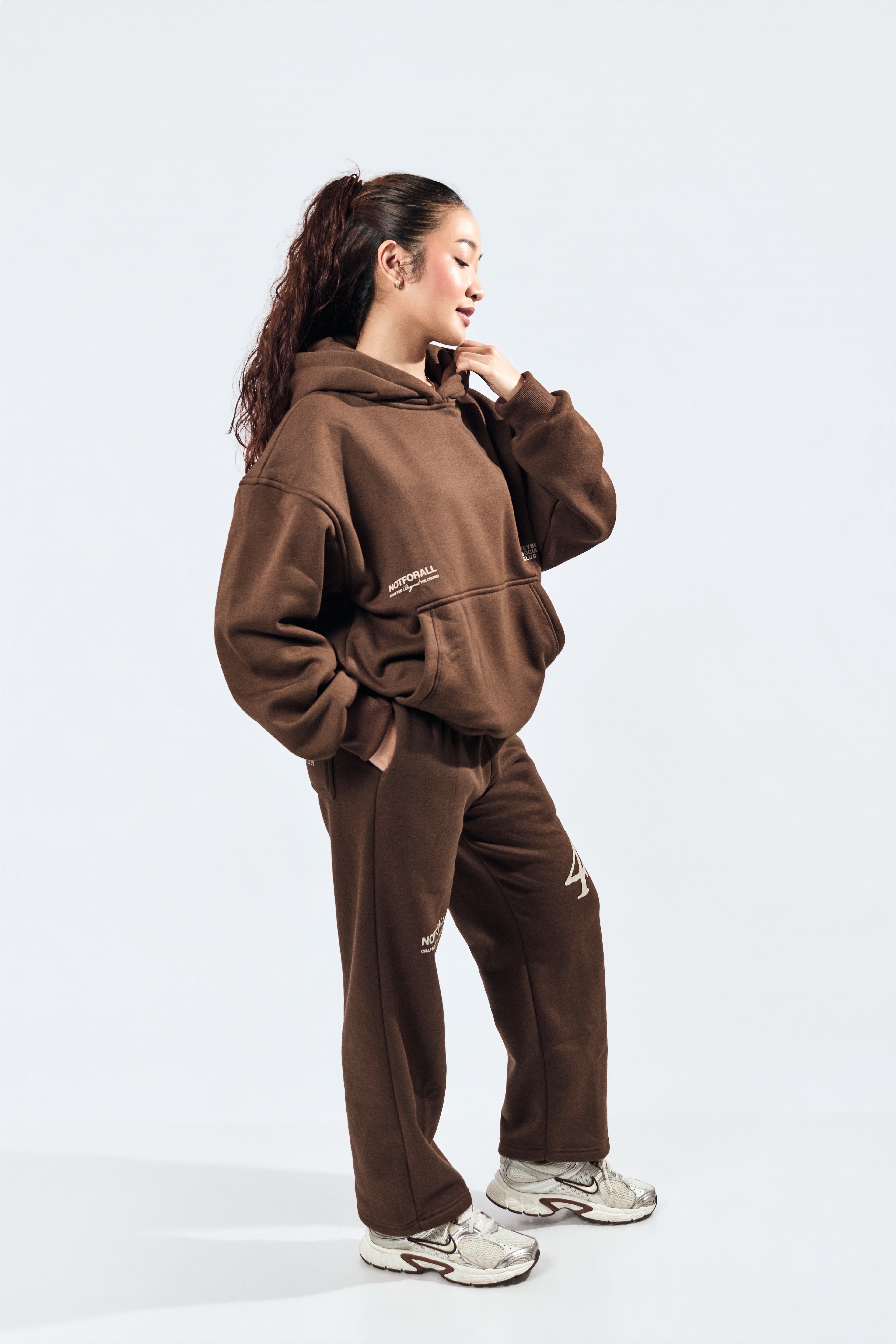 SIGNATURE SWEATPANTS IN MOCHA