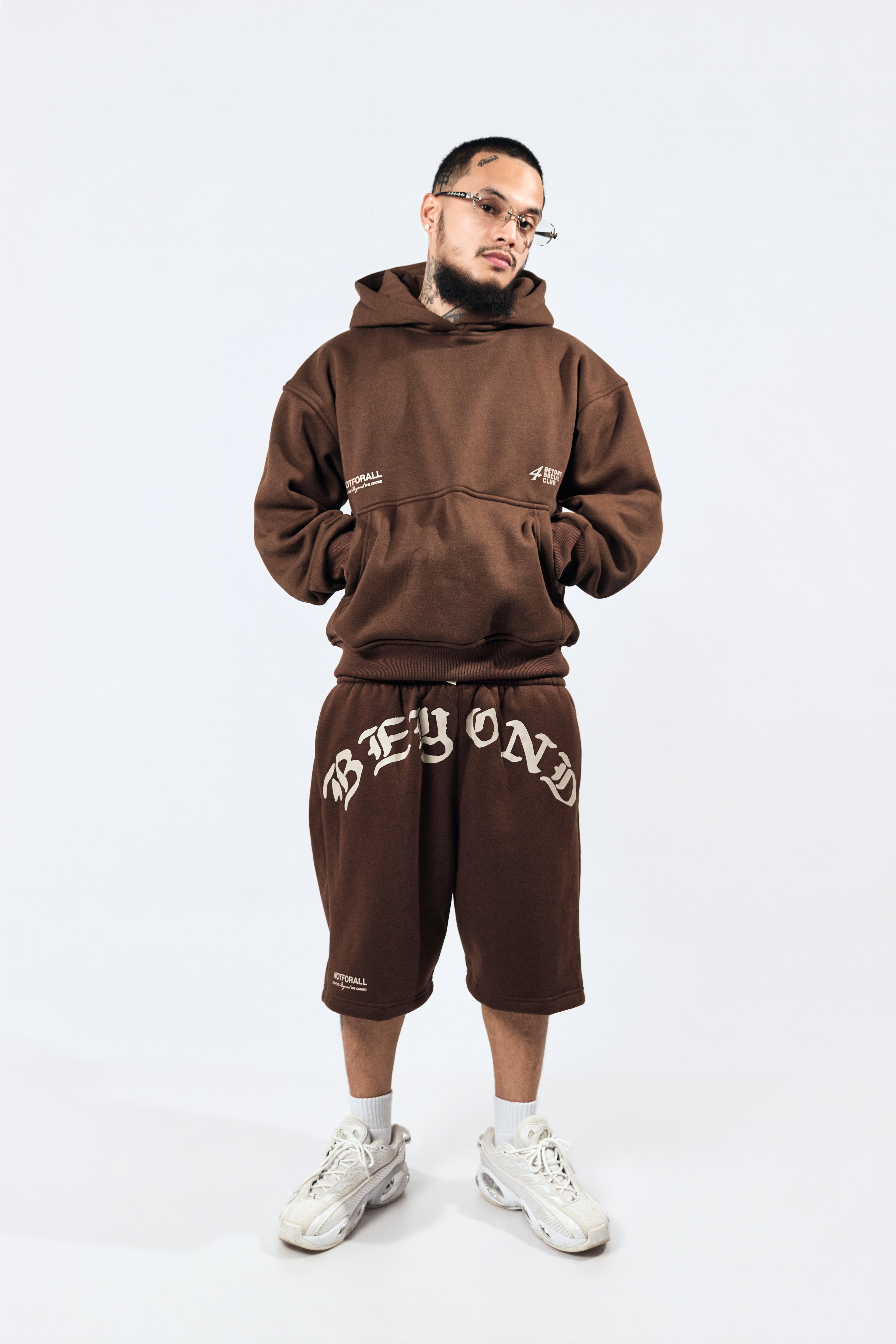 SIGNATURE SWEATSHORTS IN MOCHA