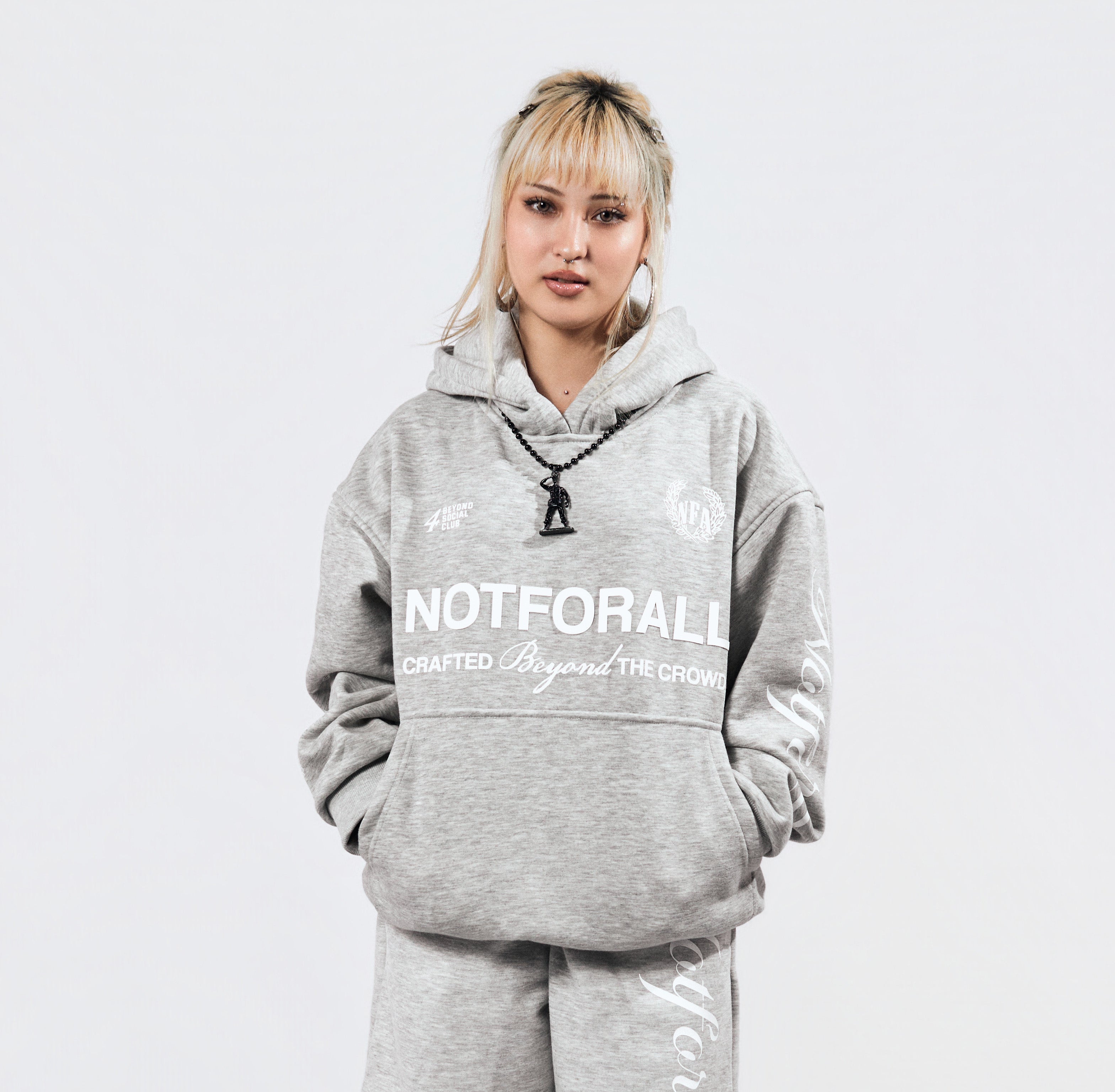 CLASSIC HOODIE IN GREY