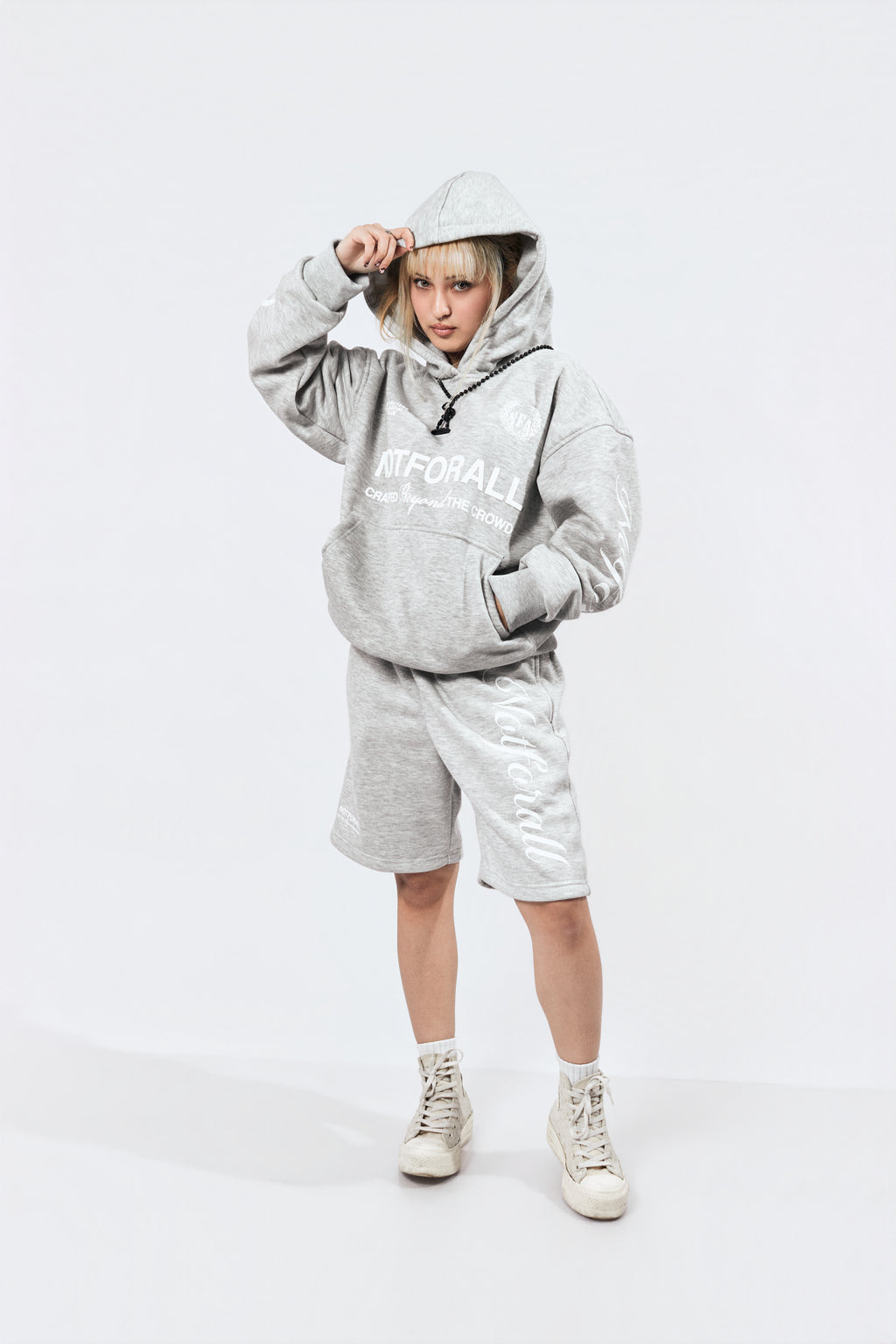 CLASSIC SWEAT SHORTS IN GREY