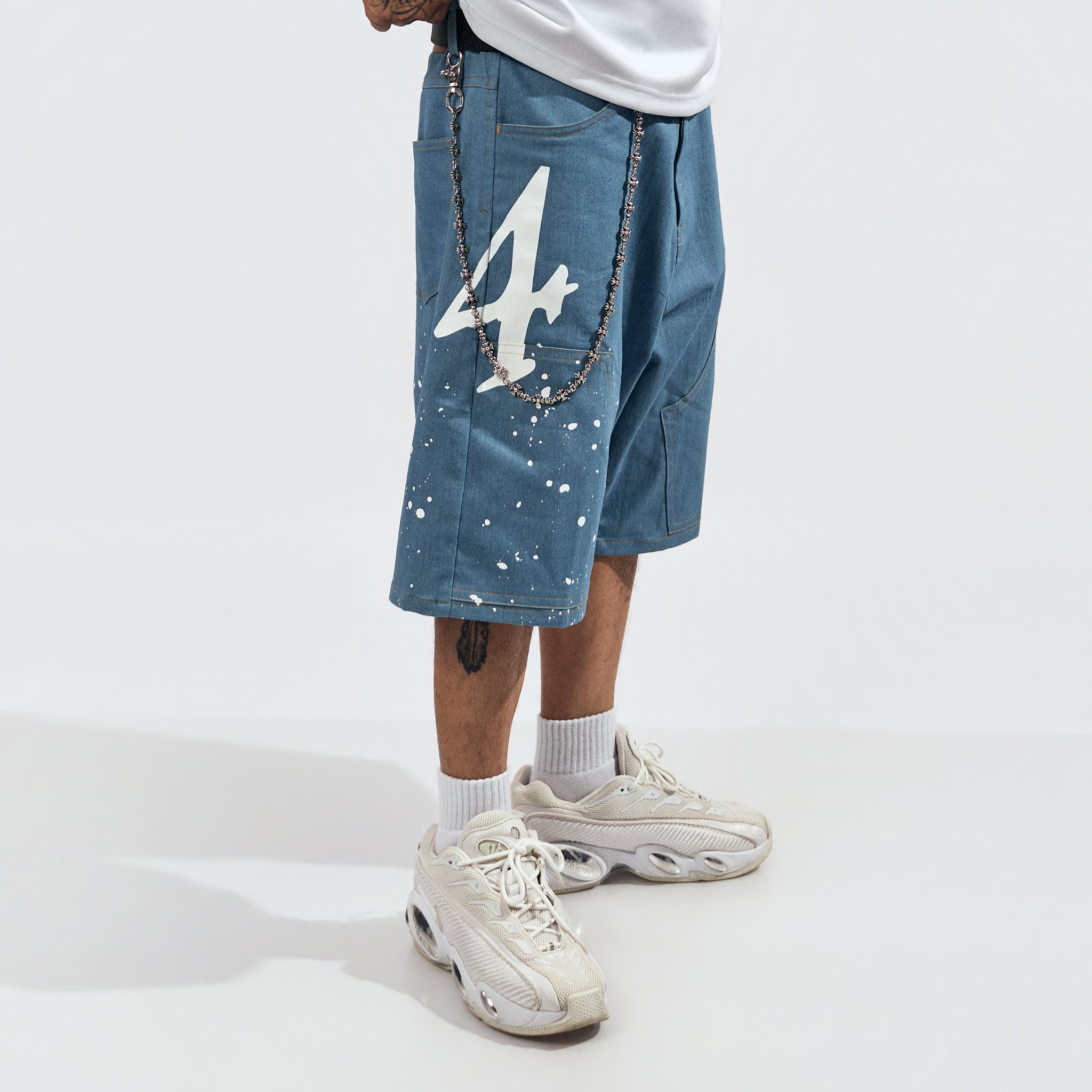 DENIM JORTS IN WASHED BLUE