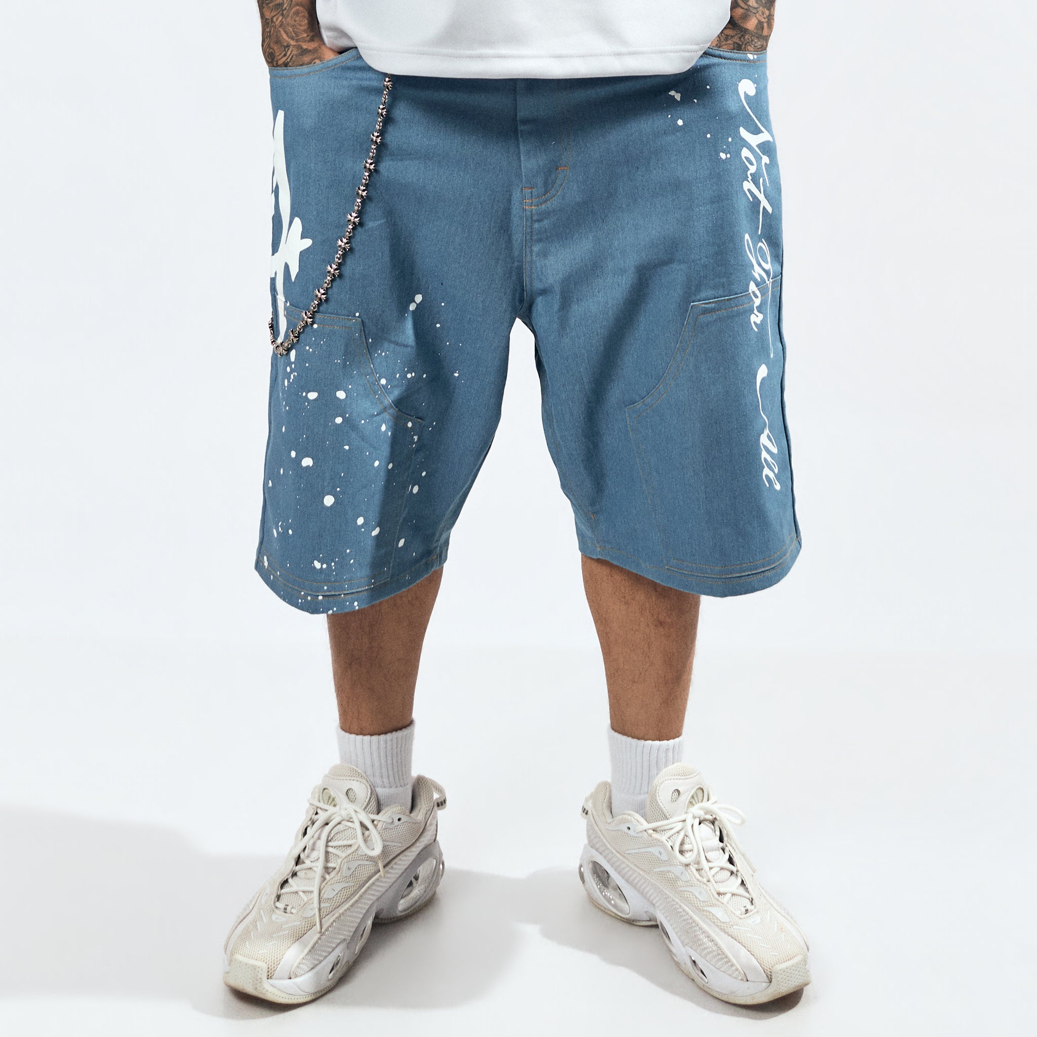 DENIM JORTS IN WASHED BLUE