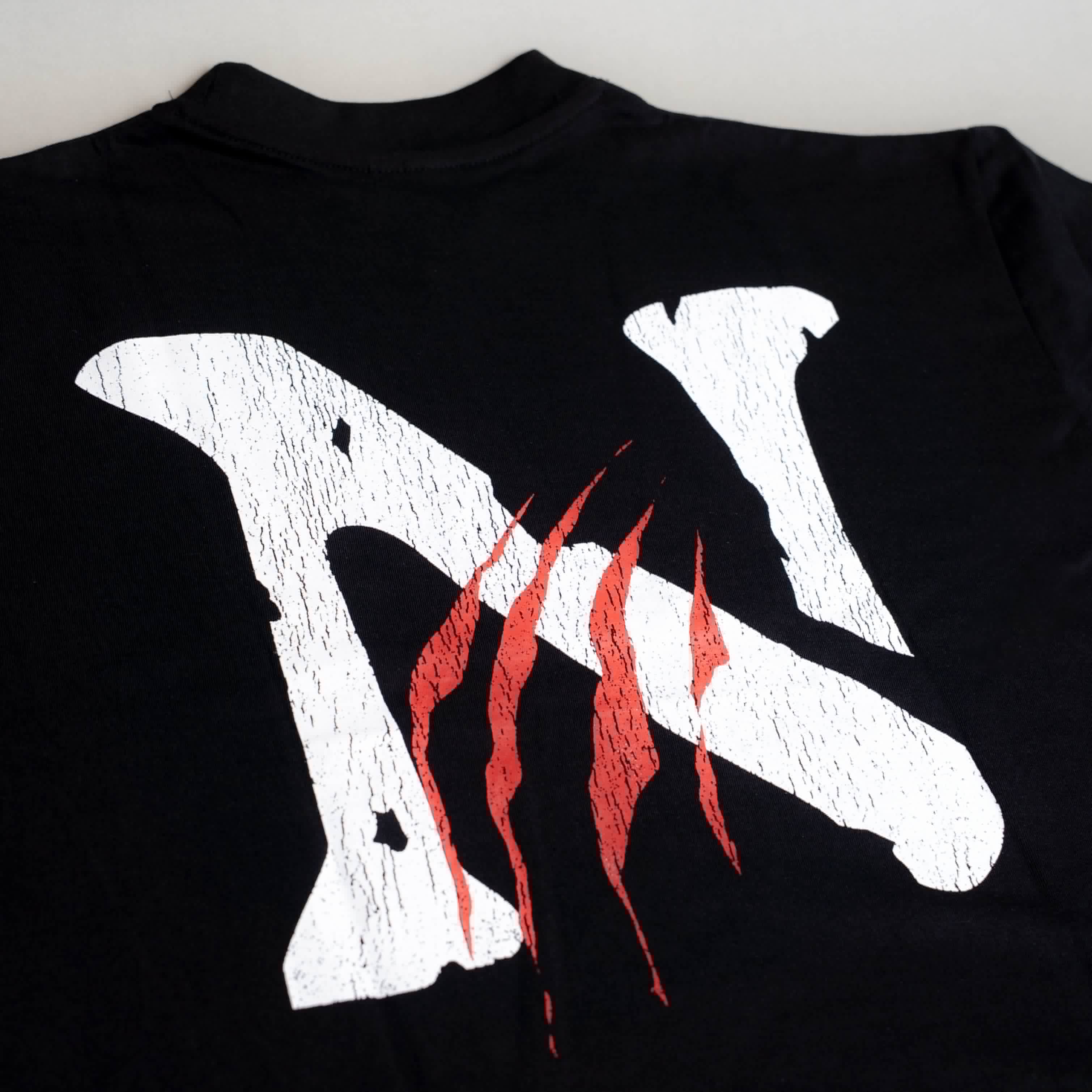 "BLOOD LINE" TEE IN OBSIDIAN BLACK